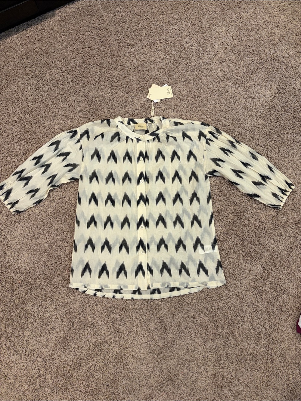 Elie Tahari Black & White Chevron-Style Button Front Blouse